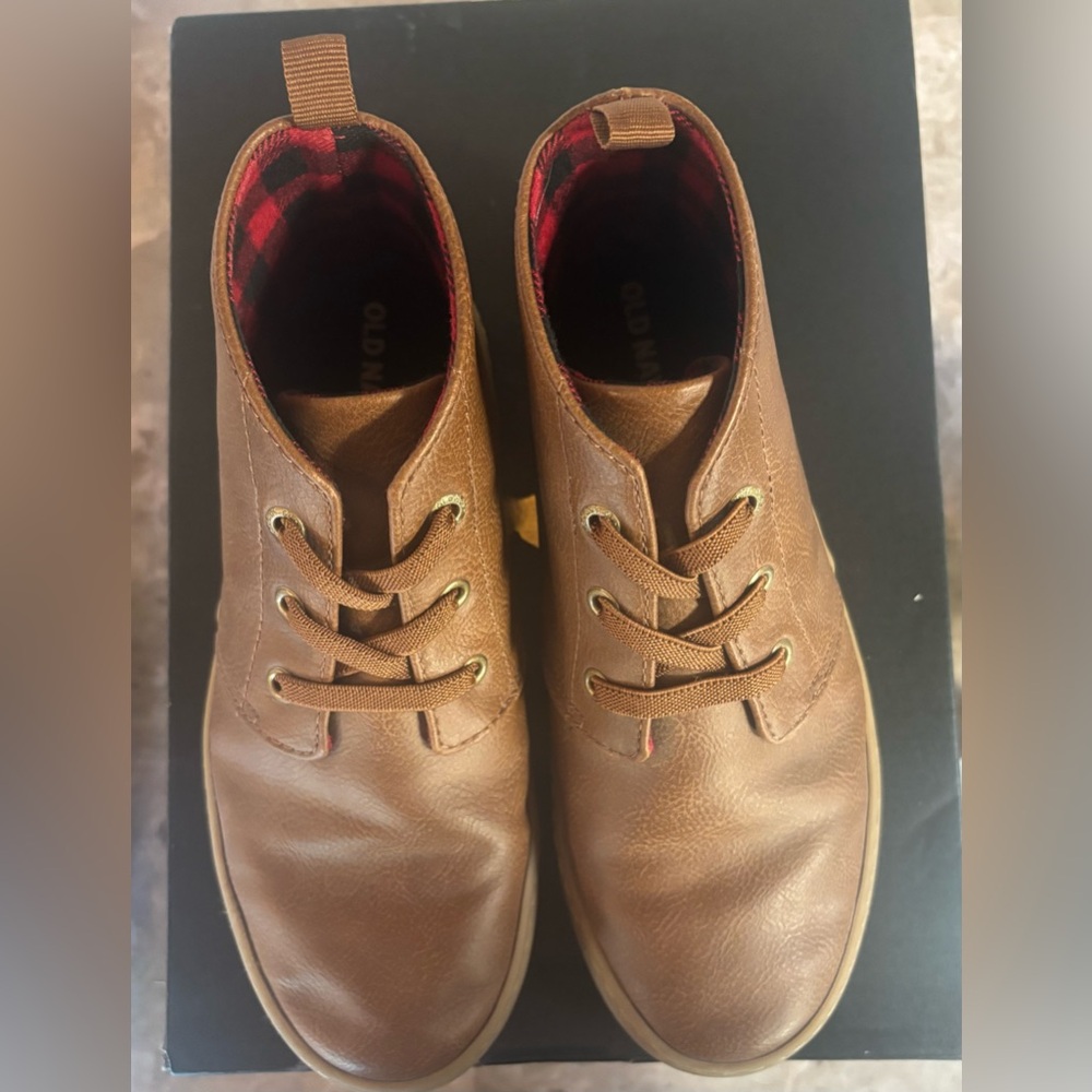 Old Navy Tan Chukka Boots for Kids